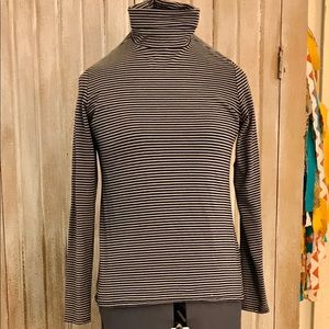J Jill. Knit stretch /Taupe & Black turtleneck
